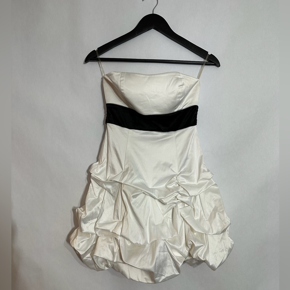 Ruby Rox White Strapless Black Sash Bubble Hem Mi… - image 2